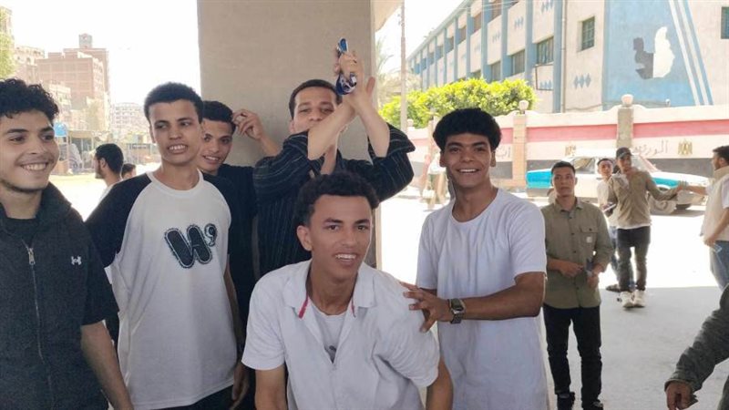 طلاب الثانوية العامة