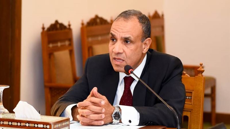 الدكتور بدر عبد العاطي