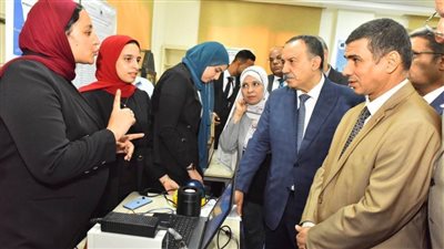 محافظ أسيوط يفتتح معرض مشروعات تخرج طلاب الفرقة الثانية بجامعة أسيوط الجديدة التكنولوجية