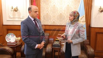 تكريم منى المعداوي لفوزها بجائزة الشارقة للمالية العامة وتمثيلها المشرف لمصر عربيا