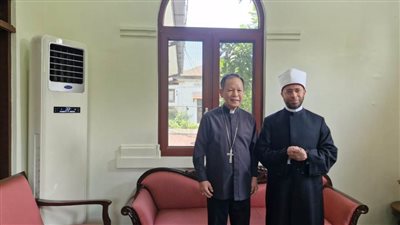 رئيس أساقفة مانيلا يستقبل وزير الأوقاف 