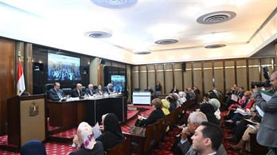 وزير التعليم يستعرض مشروع تعديل قانون التعليم وشهادة البكالوريا بـ