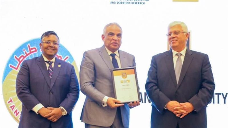 رئيس جامعة طنطا خلال