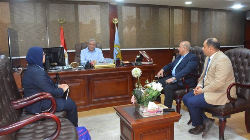 محافظ الغربية خلال