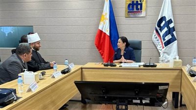 وزير الأوقاف يلتقي وزيرة التجارة والصناعة الفلبينية لبحث سبل التعاون المشترك