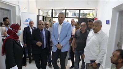 لليوم الثاني على التوالي.. محافظ أسوان يتابع تشغيل منظومة التأمين الصحي الشامل بأحد منافذ خدمة المستفيدين والمنتفعين