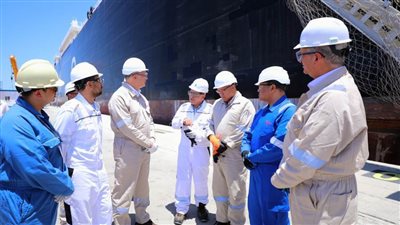 البترول تواصل تنفيذ برامج تجهيز سفن التغييز وتجهيزها وفق الجداول الزمنية 