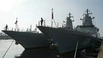 عاجل.. الدولة مهيضة الجناح قتل نائب قائد بحريتها