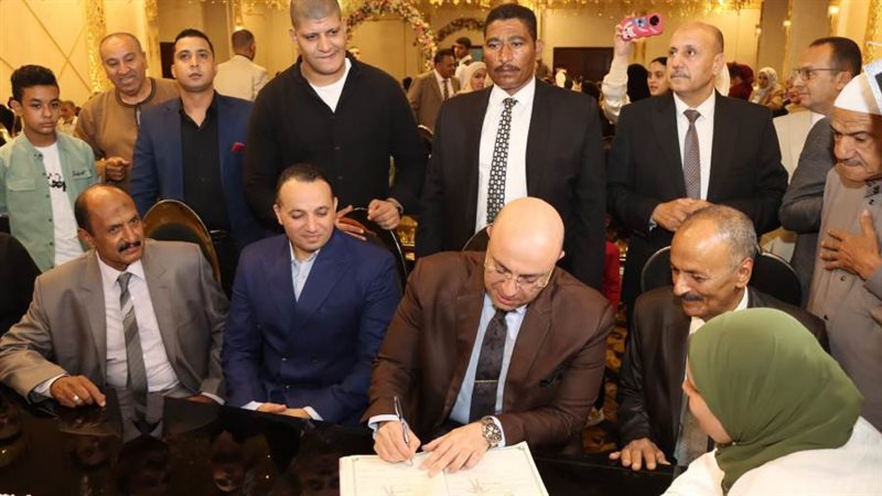 محافظ بنى سويف يشهد