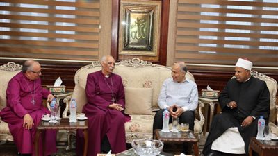 خلال لقائه وفد المركز المسيحي الإسلامي.. محافظ المنيا يؤكد: مصر ستظل نموذجًا للتسامح والتعايش السلمي 