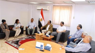 وزير قطاع الأعمال يبدأ زيارة تفقدية لشركة دمياط للغزل والنسيج ويلتقي عددا من نواب البرلمان