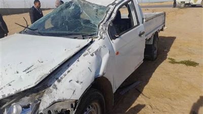 مصرع شخص وإصابة 9 آخرين في حادث انقلاب سيارة ربع نقل على طريق مطروح - سيوة 