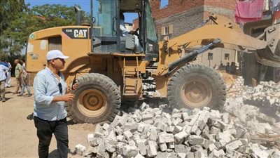 وسط إجراءات امنية مشددة.. إزالة 66 حالة تعدٍ بمساحة 10318م بالبحيرة 