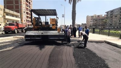 بتكلفة استثمارية 25 مليون جنيه.. استكمال أعمال رصف طريق الكورنيش بدمنهور