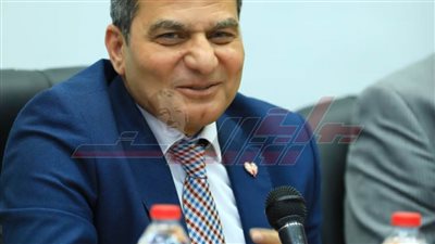 عبدالعال: يستعرض محاور المؤتمر الذي عقدته كلية التمريض