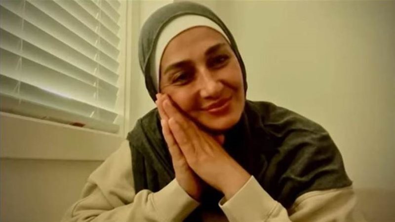 الفنانة المعتزلة