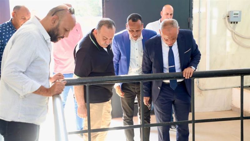 محافظ أسيوط خلال