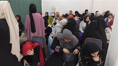 ندوة توعوية وامتحانات محو أمية واستخراج بطاقات الرقم القومي لأهالي قرية الحجاز بالإسماعيلية 