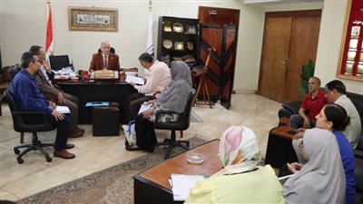 سكرتير بني سويف يتابع تحصيل المُستحقات عن مشروعات الصرف المُغطى للأراضي الزراعية