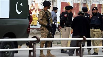 الأمن الباكستاني يحبط محاولة تسلل إرهابيين عبر الحدود ويقضي على 8 منهم