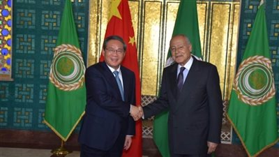 الأمين العام للجامعة العربية يلتقي رئيس مجلس الدولة الصيني