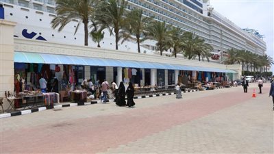 الوزير يتفقد محطة الركاب السياحية بميناء الإسكندرية