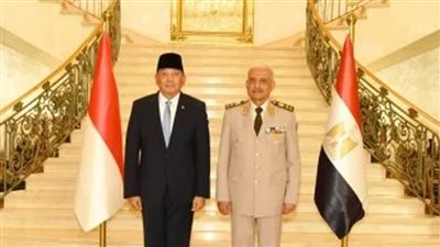 الفريق أول عبد المجيد صقر يلتقي وزير الدفاع الإندونيسي