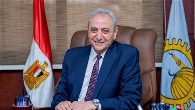 بالصور.. محافظ الغربية يهنئ ثلاث طالبات من الغربية ضمن أوائل الجمهورية بالدبلومات الفنية