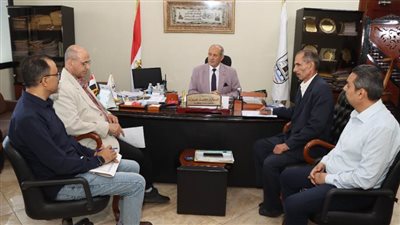 سكرتير بني سويف يناقش أداء مركز تدريب الحاسب الآلي 