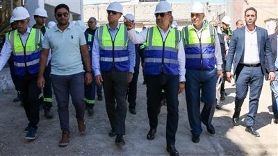 وزير قطاع الأعمال في جولة ميدانية بـ