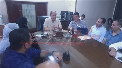 رئيس مدينة سيدي سالم يجتمع بنوابه ورؤساء القرى والإدارة الهندسية