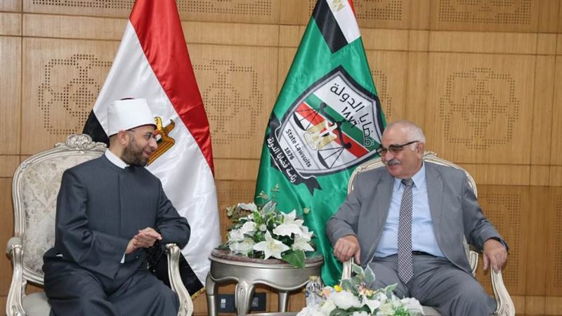 وزير الأوقاف مع رئيس