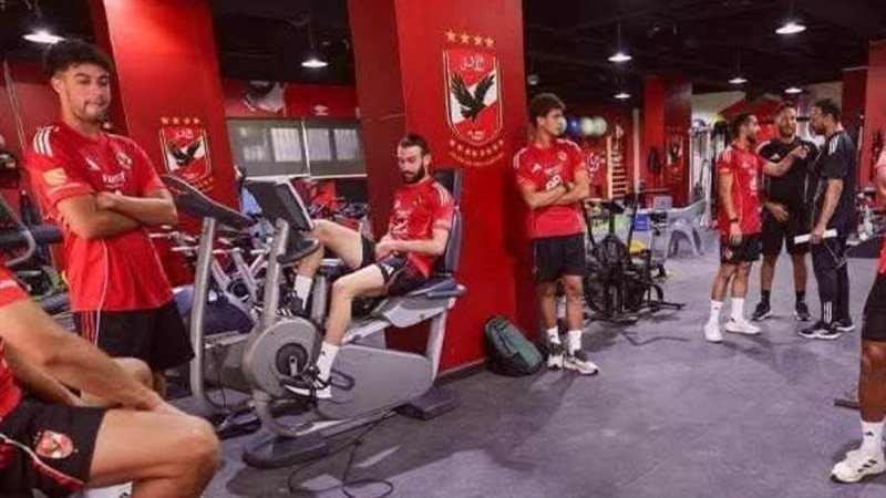 لاعبو الأهلي