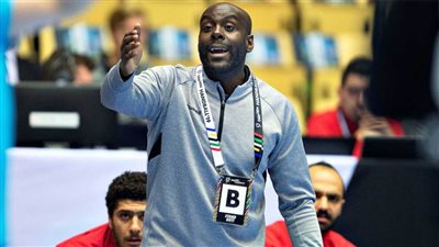 مدرب رجال يد الأهلي يهدد بالرحيل ويتهم النادي بالتقصير