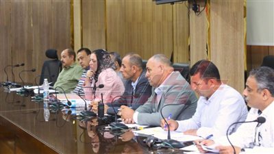 مراجعة شاملة لخطط البنية التحتية وحصر المنشآت الآيلة للسقوط بكفر الشيخ 