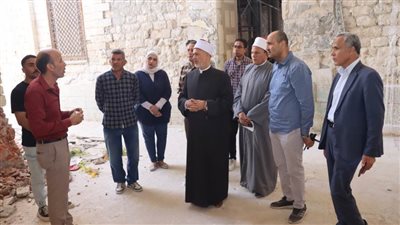 السكرتير العام المساعد لبني سويف يعقد اجتماعا لمناقشة الموقف التنفيذي لتطوير مسجد السيدة حورية