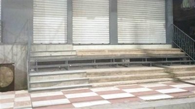 محافظ أسوان: الوحدات المحلية تواصل غلق وتشميع المحلات والمقاهى والكافيهات المخالفة وغير المرخصة 