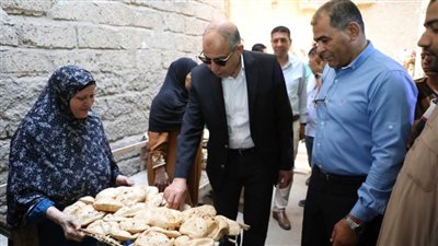 ضبط 137 مخالفة خلال حملات تفتيشية على المخابز والمحال التجارية بالمنيا