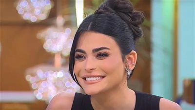 أسماء جلال تقاضي مصفف الشعر بعد تصريحاته المثيرة للجدل