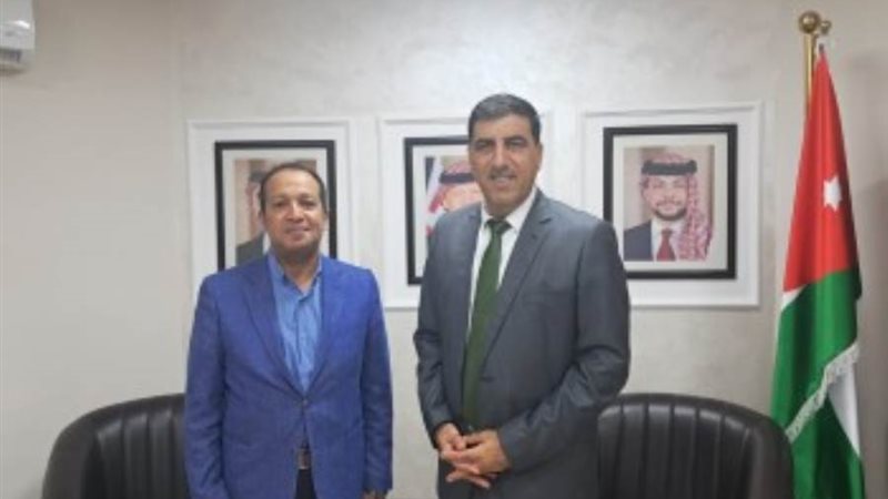 خالد العيسوي يحاور