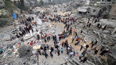 6 شهداء في قصف الاحتلال مدرسة تؤوي نازحين واستهداف منتظري مساعدات بغزة