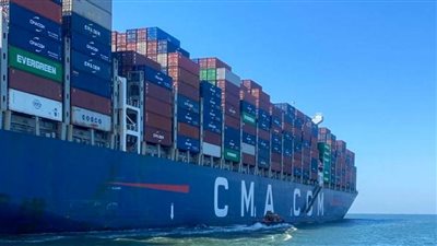 سفينة الحاويات CMA CGM ZEPHYR تعبر قناة السويس ضمن قافلة الجنوب