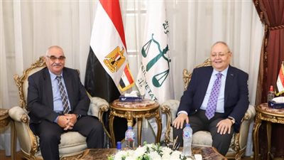 رئيس مجلس الدولة يستقبل رئيس هيئة قضايا الدولة لتقديم التهنئة له