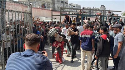 شهيدان وعدد من الجرحى جراء استهداف الاحتلال منتظري المساعدات شمال غزة