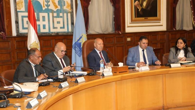 محافظ القاهرة الدكتور