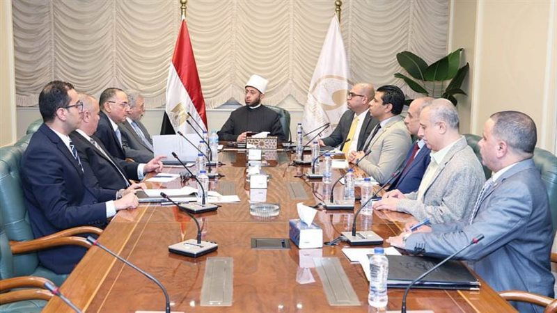 وزير الأوقاف خلال