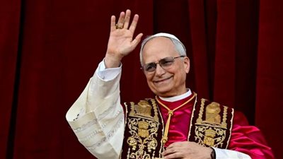 بابا الفاتيكان يبحث هاتفيًا مع الرئيس الفلسطيني الوضع بغزة