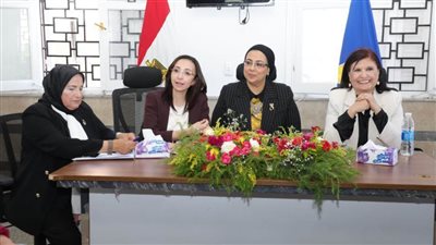 المستشارة أمل عمار والدكتورة جاكلين عازر تتفقدان مجمع خدمات المواطنين بزاوية صقر في البحيرة