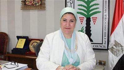 رئيسة الطفولة والأمومة تبحث مع 