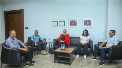 اتحاد الكرة يبحث مع وزارة التعليم المشاركة في بطولة 